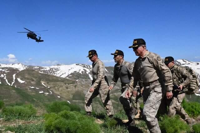 Tunceli'de mağarada kıstırılan 5 kadın terörist etkisiz hale getirildi