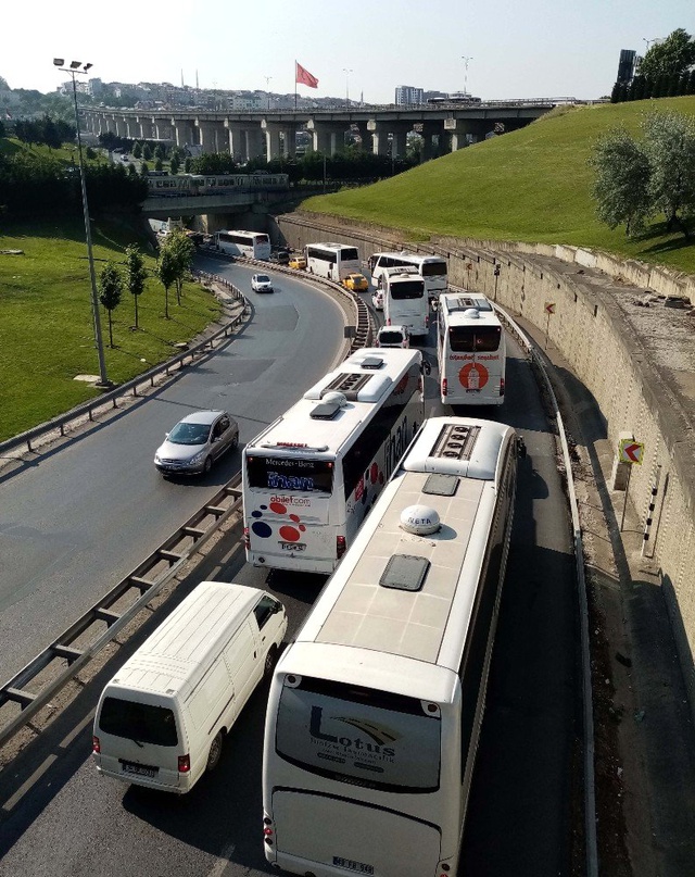 Esenler 15 Temmuz Demokrasi Otogarı'nda dönüş yoğunluğu