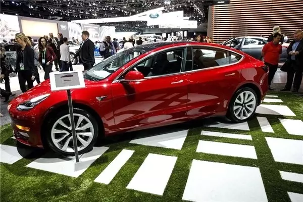 Tesla, Baz Model Araçlarında Bulunan Ekstra Özellikleri Kaldıracak