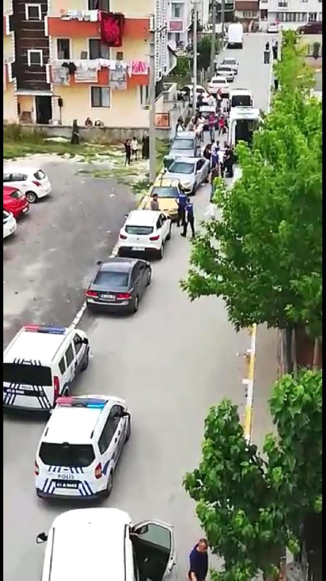 Kantin işletmecisi, borcunu ödemeyen adamı okulun önünde tüfekle vurdu