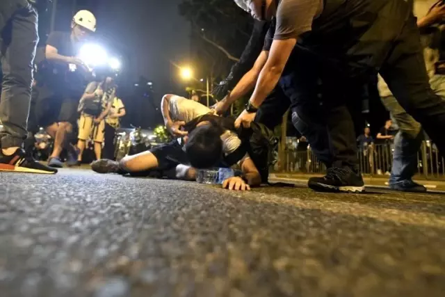 Hong Kong protestoları: Çin devlet medyası yabancı güçleri suçladı