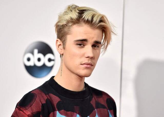 Justin Bieber'dan Tom Cruise'a kafes dövüşü teklifi Justin Bieber'dan <a class='keyword-sd' href='/tom-cruise/' title='Tom Cruise'>Tom Cruise</a>'a kafes dövüşü teklifi