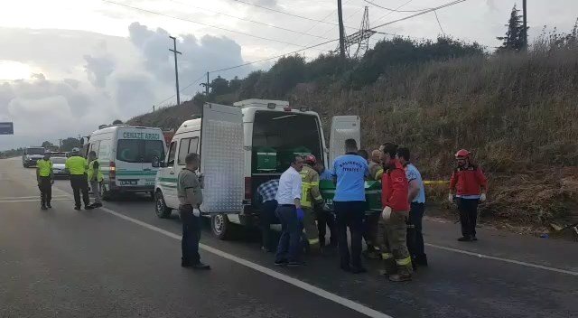 Gezi otobüsüyle otomobil çarpıştı: 4 ölü, 42 yaralı