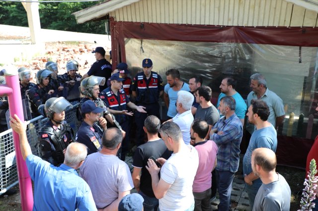 Fırtına Vadisi'nde kaçak yapıların yıkımı başladı