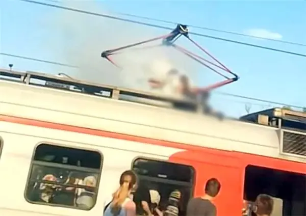 Rusya'da Bir <a class='keyword-sd' href='/instagram/' title='Instagram'>Instagram</a> Fenomeni, Elektrik Akımına Kapılarak Feci Şekilde Can Verdi