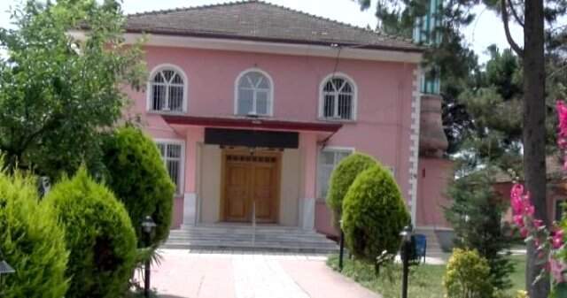 47 yıllık camiinin kıblesinin yanlış yönde olduğu ortaya çıktı, müftülük 