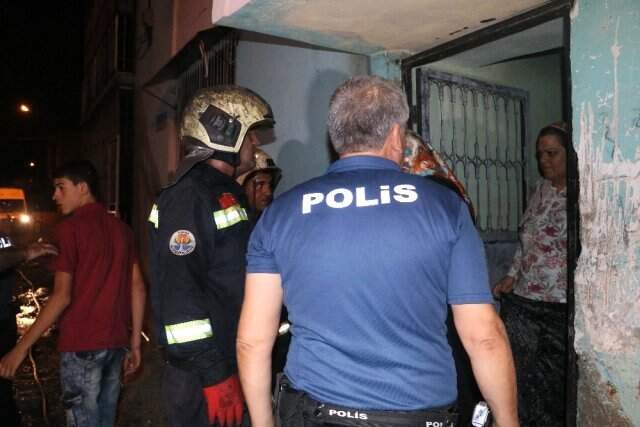 Korku dolu anlar! Yangında, balkona sığınan anne ve çocuklar canlarını zor kurtardı