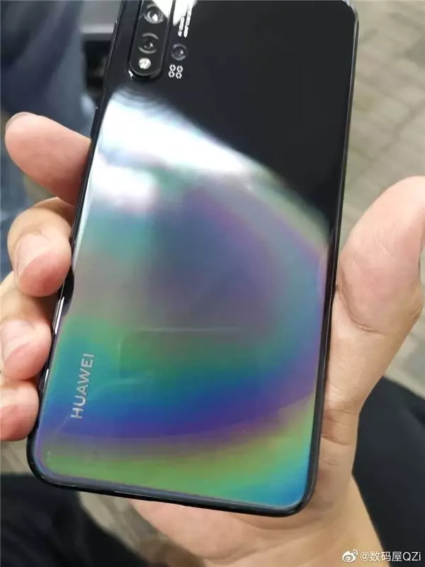 Huawei Nova 5'in Fotoğraflarıyla Beraber Hangi Yonga Setine Sahip Olacağı Ortaya Çıktı