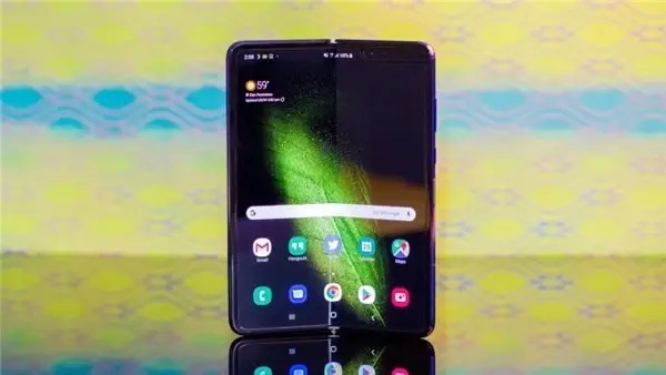 İddia: Samsung, Galaxy Fold'u Note 10'un Çıkış Tarihine Kadar Erteleyecek