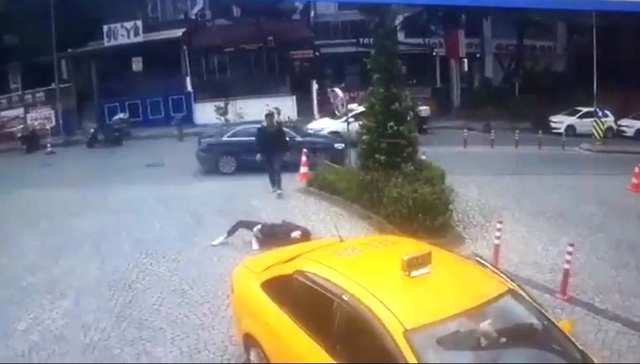 İstanbul'da korkunç an! Taksici genç kızı böyle ezdi