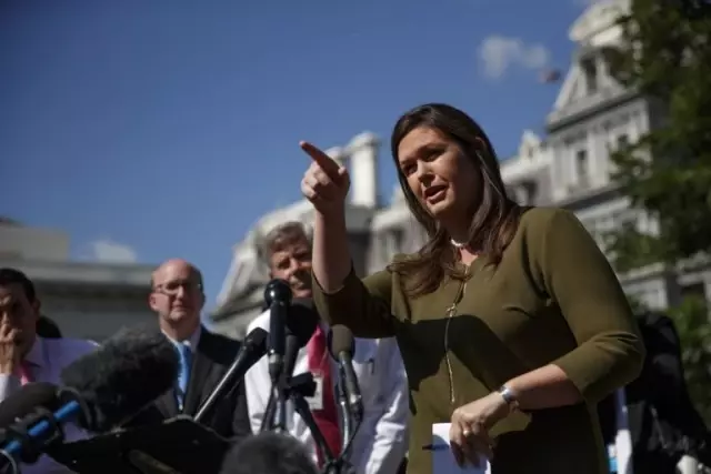 Trump'ın görevi bırakacağını açıkladığı Beyaz Saray Sözcüsü Sarah Sanders kimdir?