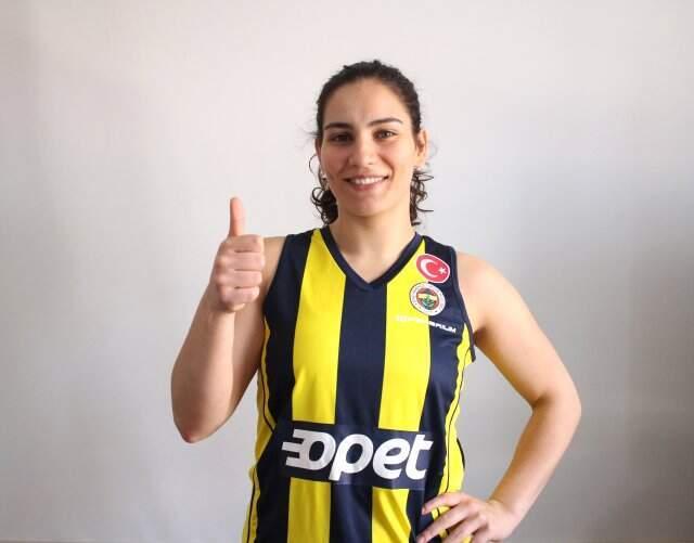 Fenerbahçe Naz Aydemir dahil 4 ismi resmen açıkladı