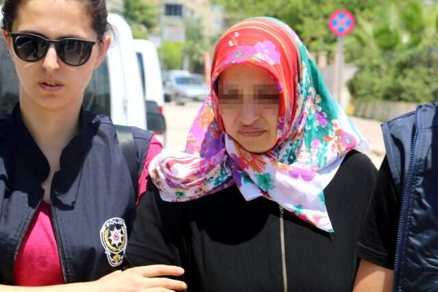 Sevgilisini kalbinden bıçaklayarak öldüren 2 çocuk annesi tahliye edildi Sevgilisini kalbinden bıçaklayarak öldüren 2 çocuk annesi tahliye edildi