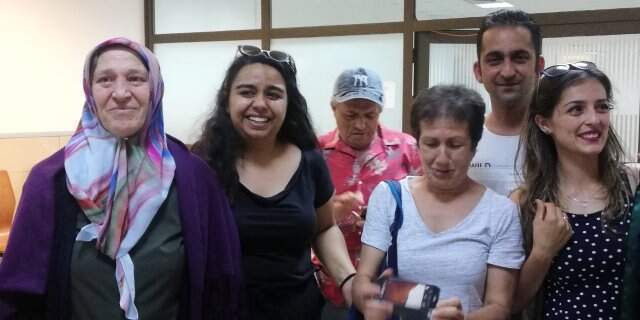 Sevgilisini kalbinden bıçaklayarak öldüren 2 çocuk annesi tahliye edildi Sevgilisini kalbinden bıçaklayarak öldüren 2 çocuk annesi tahliye edildi