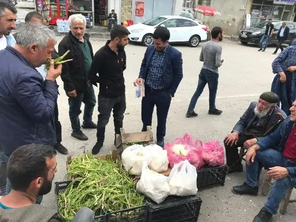 Bingöl'de toplamak için 20 kilometre yol yürünmesi gereken Kınkor mantarının kilosu 70 TL'ye satılıyor