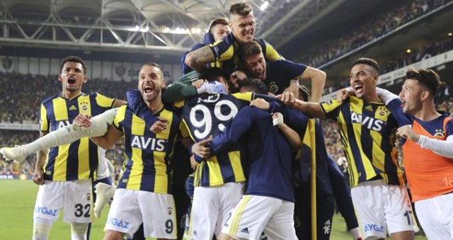 Fenerbahçe'de 4 ismin bileti kesiliyor! Yanal'ın zor kararı