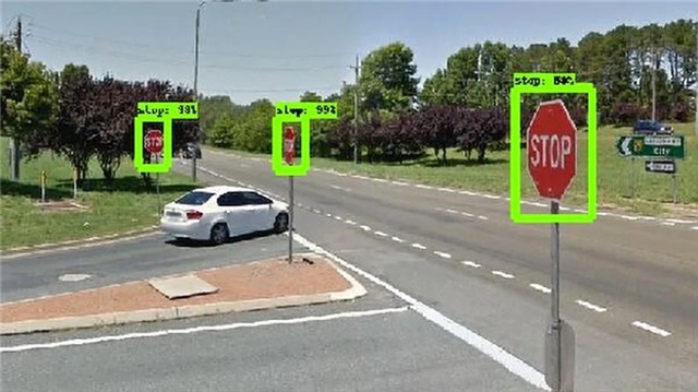 Google'ın Geliştirdiği Yapay Zeka, Yenilenmesi Gereken Trafik İşaretlerini Belirliyor