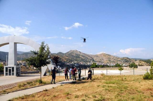 Ayının uçurumdan ittiği dağcıyı jandarma böyle kurtardı! Ayının uçurumdan ittiği dağcıyı jandarma böyle kurtardı!