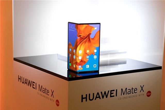 Huawei, Katlanabilir Telefonu Mate X'in Çıkış Tarihini Duyurdu