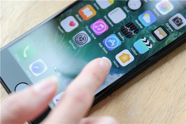 <a class='keyword-sd' href='/akilli-telefon/' title='Akıllı Telefon'>Akıllı Telefon</a> Ahize ve Hoparlörü Nasıl Temizlenir?