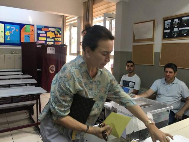 Başarılı oyuncu Demet Akbağ oyunu Beşiktaş'ta kullandı Başarılı oyuncu Demet Akbağ oyunu Beşiktaş'ta kullandı