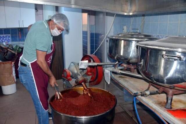 Müşterilerine yaptığı çemeni, şimdi Avrupa'ya ihraç ediyor Müşterilerine yaptığı çemeni, şimdi Avrupa'ya ihraç ediyor