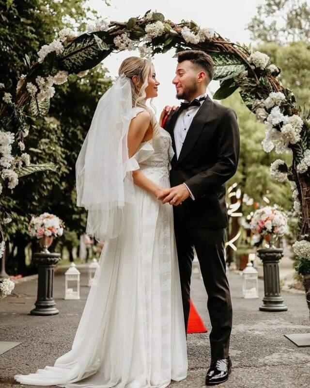 YouTuber Enes Batur, Damla Aslanalp ile evlilik iddialarına son noktayı koydu