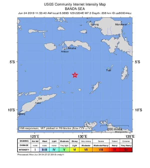 Endonezya'da 7,3 büyüklüğünde deprem meydana geldi