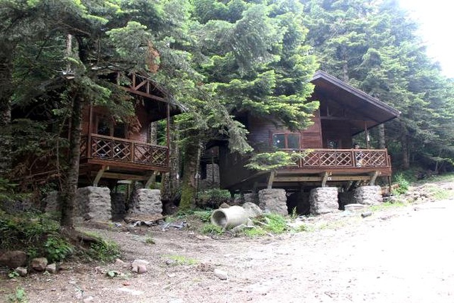 Gölcük Tabiat Parkı'nda 7 milyon liraya yapılan bungalovlar sökülecek