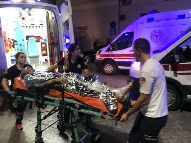 Kimyasal madde yüklü tanker alev alev yandı: 3 yaralı Kimyasal madde yüklü tanker alev alev yandı: 3 yaralı