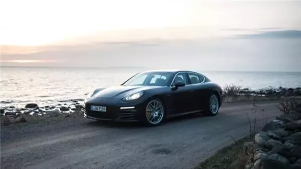 Porsche, 100.000 Aracını 