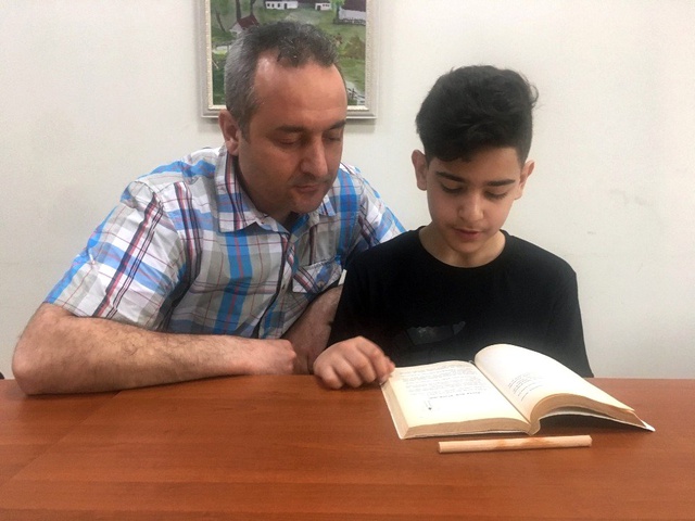 İsveç vatandaşı, internette gördüğü kekemelik haberi sonrası Bağcılar'a geldi