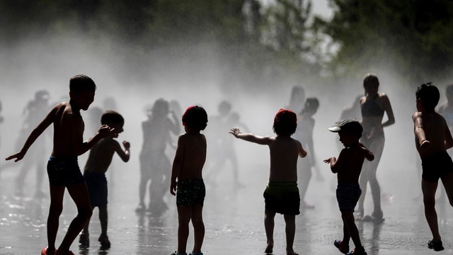 Fotoğraflarla: Avrupa'nın sıcak hava dalgasıyla imtihanı