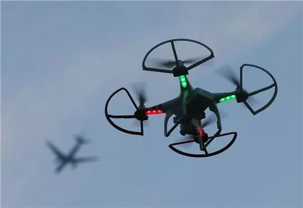 İstanbul'da Bir Yolcuğu Uçağının 30 Metre Üstünden Drone Geçti