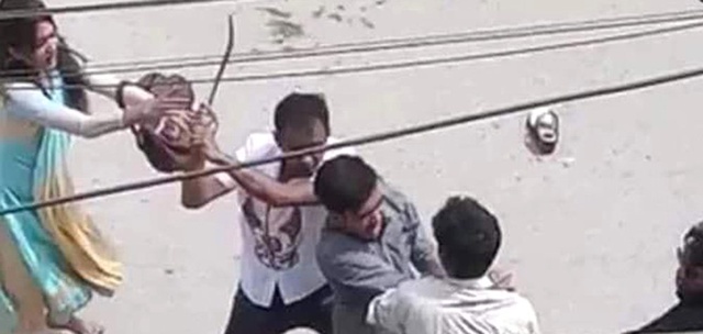 Karısının eski sevgilisi tarafından sokak ortasında öldürüldü! Olay güvenlik kamerasına saniye saniye yansıdı