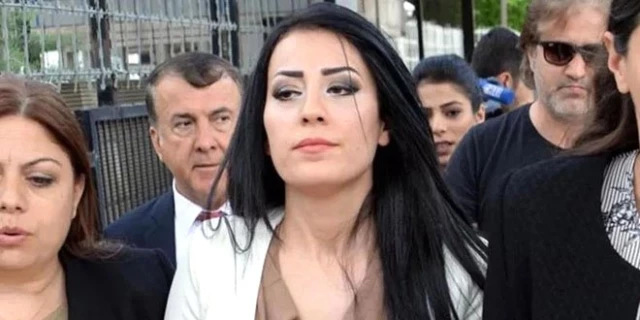 Canlı yayındaki sözleri nedeniyle hapis cezası alan öğretmen Ayşe Çelik'e beraat