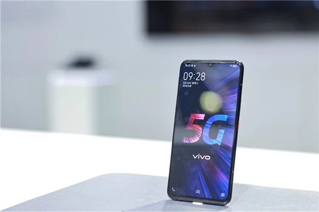 Vivo, İlk 5G Akıllı Telefonu iQOO'yu Duyurdu: İşte Özellikleri
