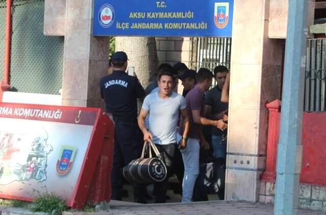 Yeni askerlik sistemi ile birlikte 6 ayını dolduran askerler terhis oldu Yeni askerlik sistemi ile birlikte 6 ayını dolduran askerler terhis oldu