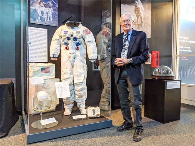 47 Yıl Önce Ay'a Giden Apollo Astronotunun İlginç Ay'da Yürüme Anısı