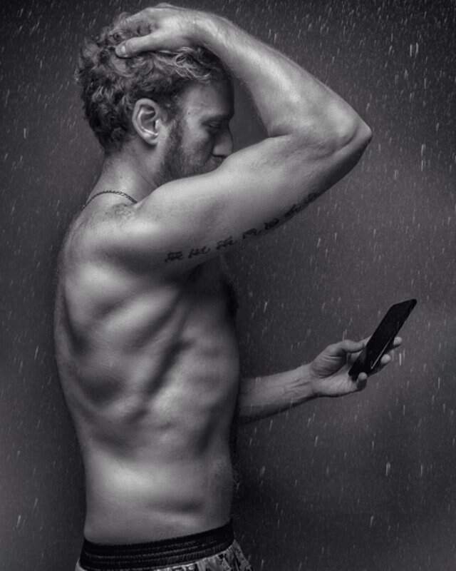 Çocuklar Duymasın'ın Havuç'u Baran Erdoğan kaslı fotoğrafıyla tam not aldı!