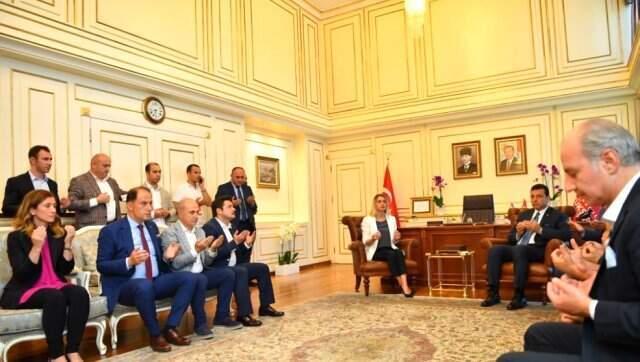 Ekrem İmamoğlu, İBB makamında dua ederek göreve başladı!
