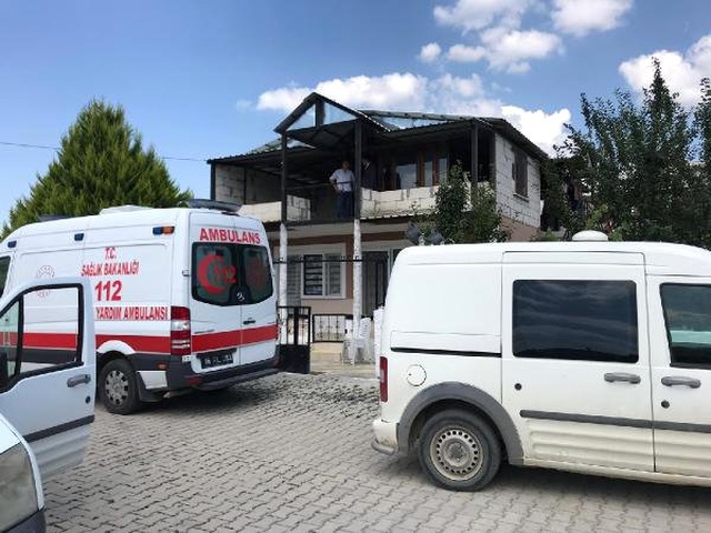 Evinin balkonunda ölü bulunan ayakkabı boyacısı maganda kurbanı çıktı