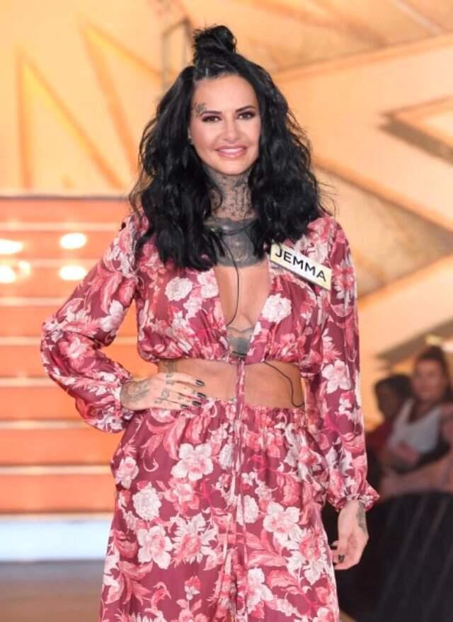 Oyuncu Jemma Lucy, çıplak videolarını satışa çıkardı