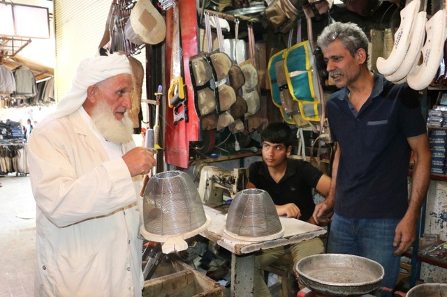 Şanlıurfa'da sıcak havayla birlikte yılan kapanı satışları arttı