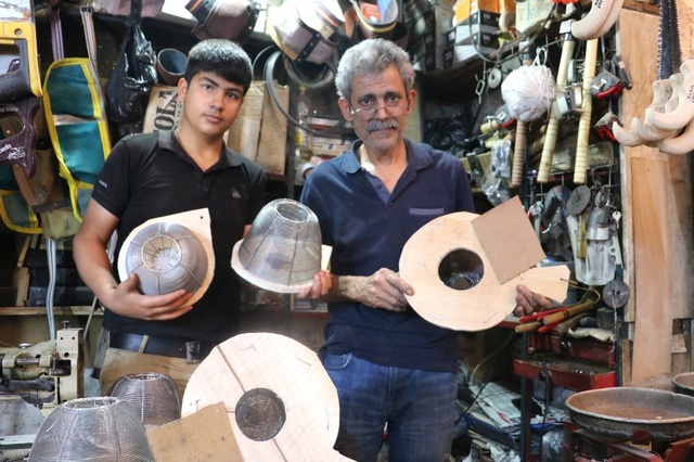 Şanlıurfa'da sıcak havayla birlikte yılan kapanı satışları arttı
