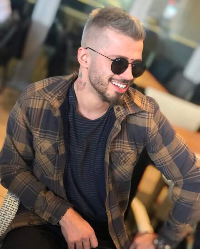 Uygunsuz görüntüleri ortaya çıkan ünlü damat adayı Melih Erdem, takipçilerinden özür diledi