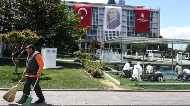 Ekrem İmamoğlu mazbatasını aldı: İBB Başkanı'nın yetkileri neler, hangi kararlar için Belediye...