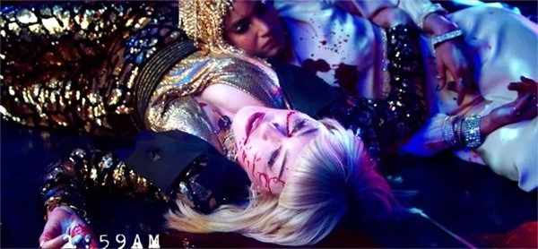 Madonna'nın Tepki Çeken Videosu: Silahlı Saldırıyı Birebir Gösteren Klip (+18)
