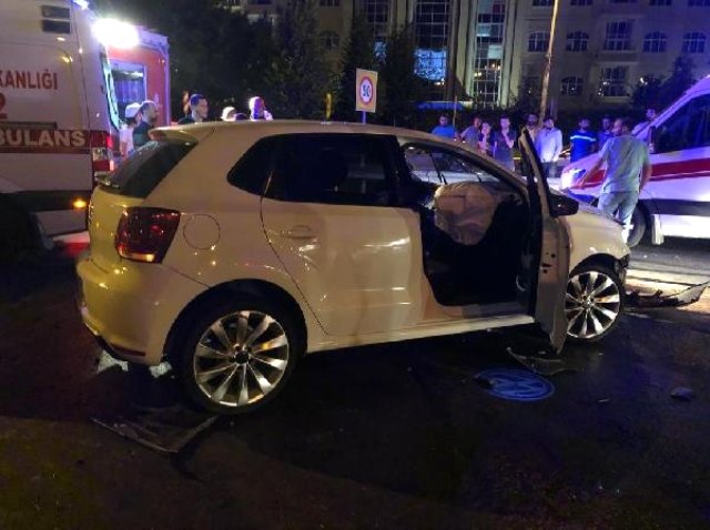 Yarış yapan karı- koca Kadıköy'de zincirleme kazaya neden oldu: 7 yaralı