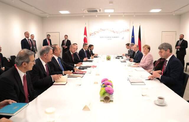 Cumhurbaşkanı Erdoğan, Merkel ile görüştü Cumhurbaşkanı Erdoğan, Merkel ile görüştü